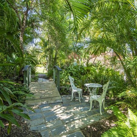 Affordable Island Escape! Queen Studio, Nelly Bay エクステリア 写真