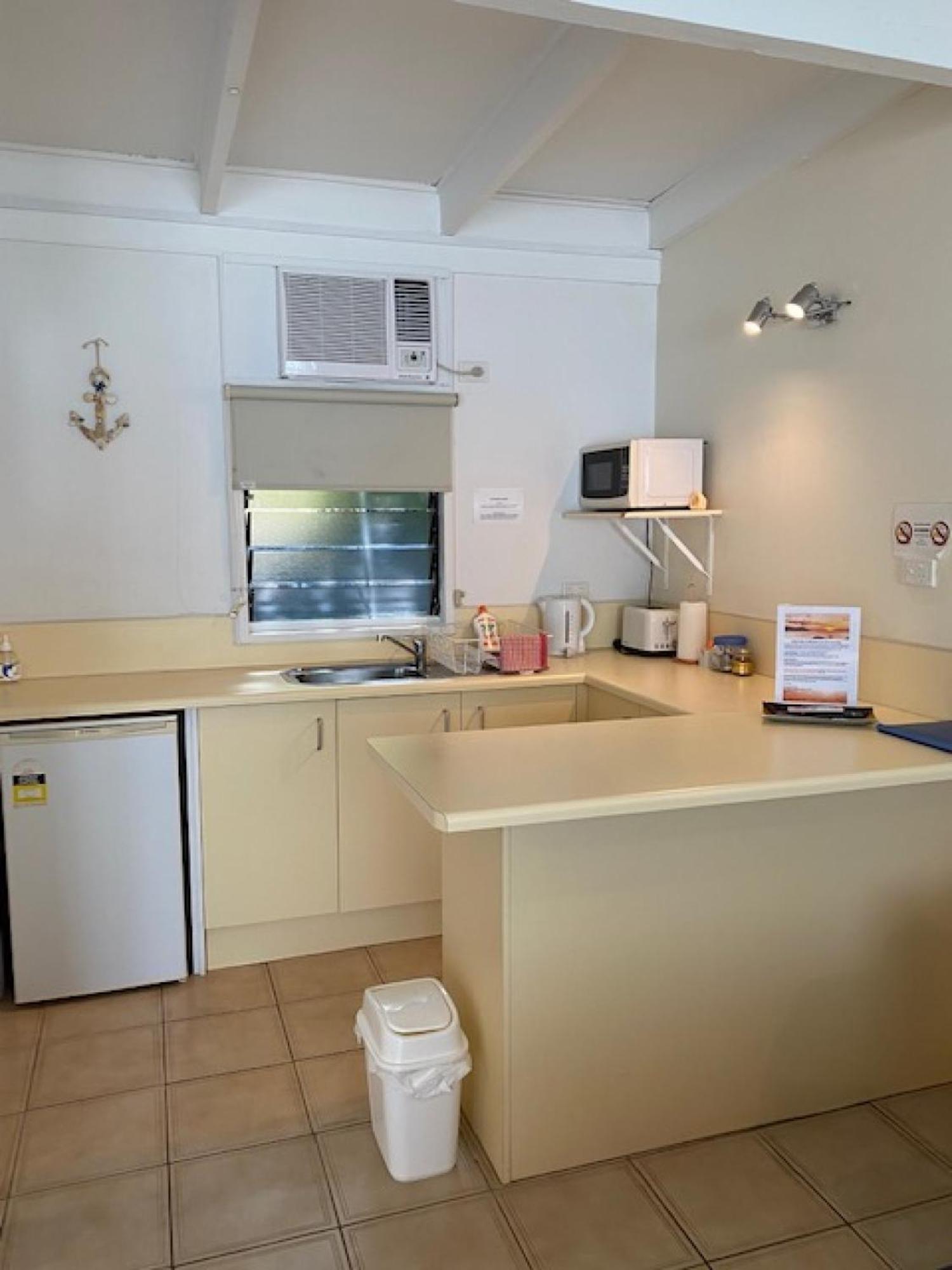 Affordable Island Escape! Queen Studio, Nelly Bay エクステリア 写真
