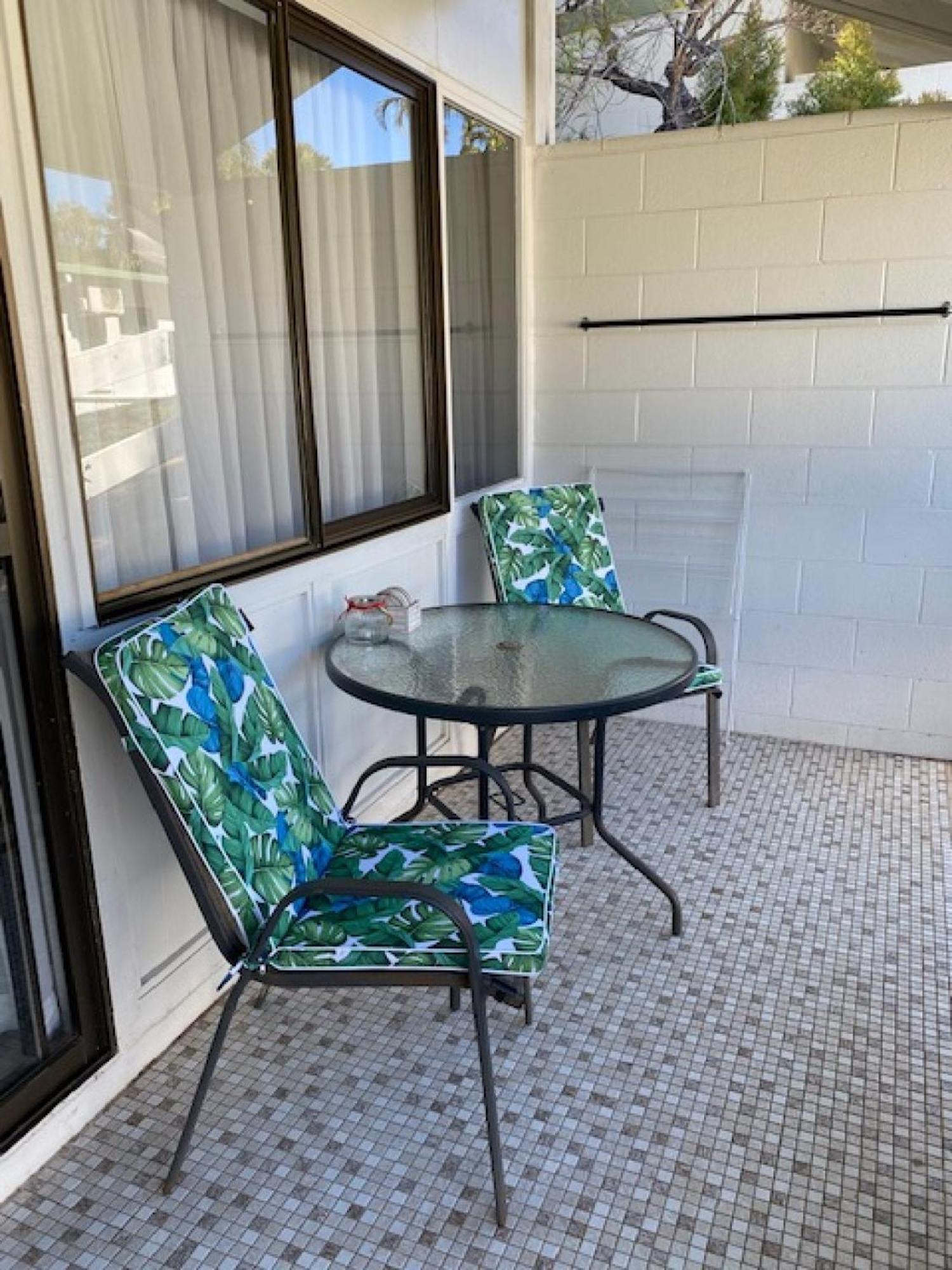 Affordable Island Escape! Queen Studio, Nelly Bay エクステリア 写真