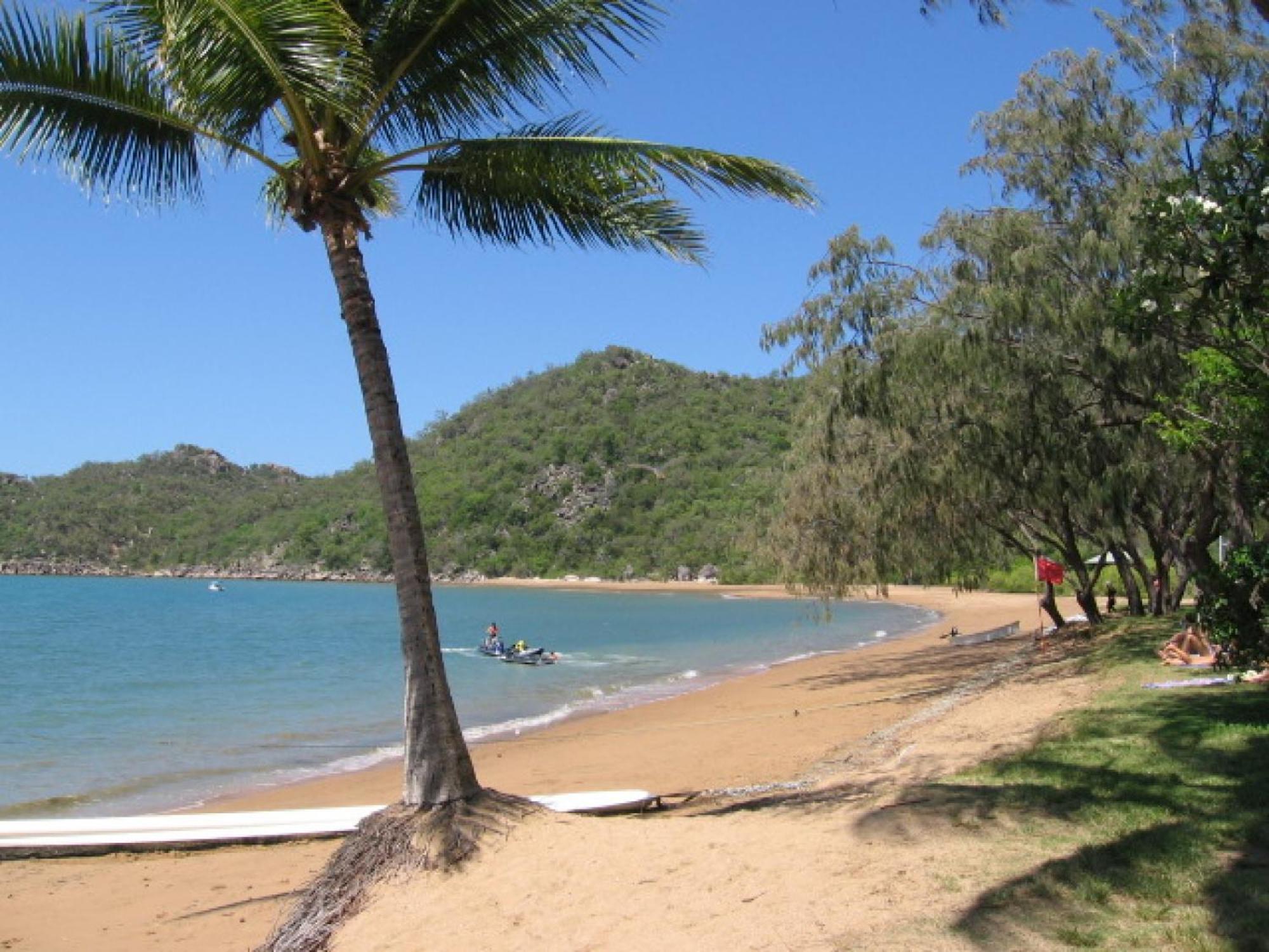 Affordable Island Escape! Queen Studio, Nelly Bay エクステリア 写真